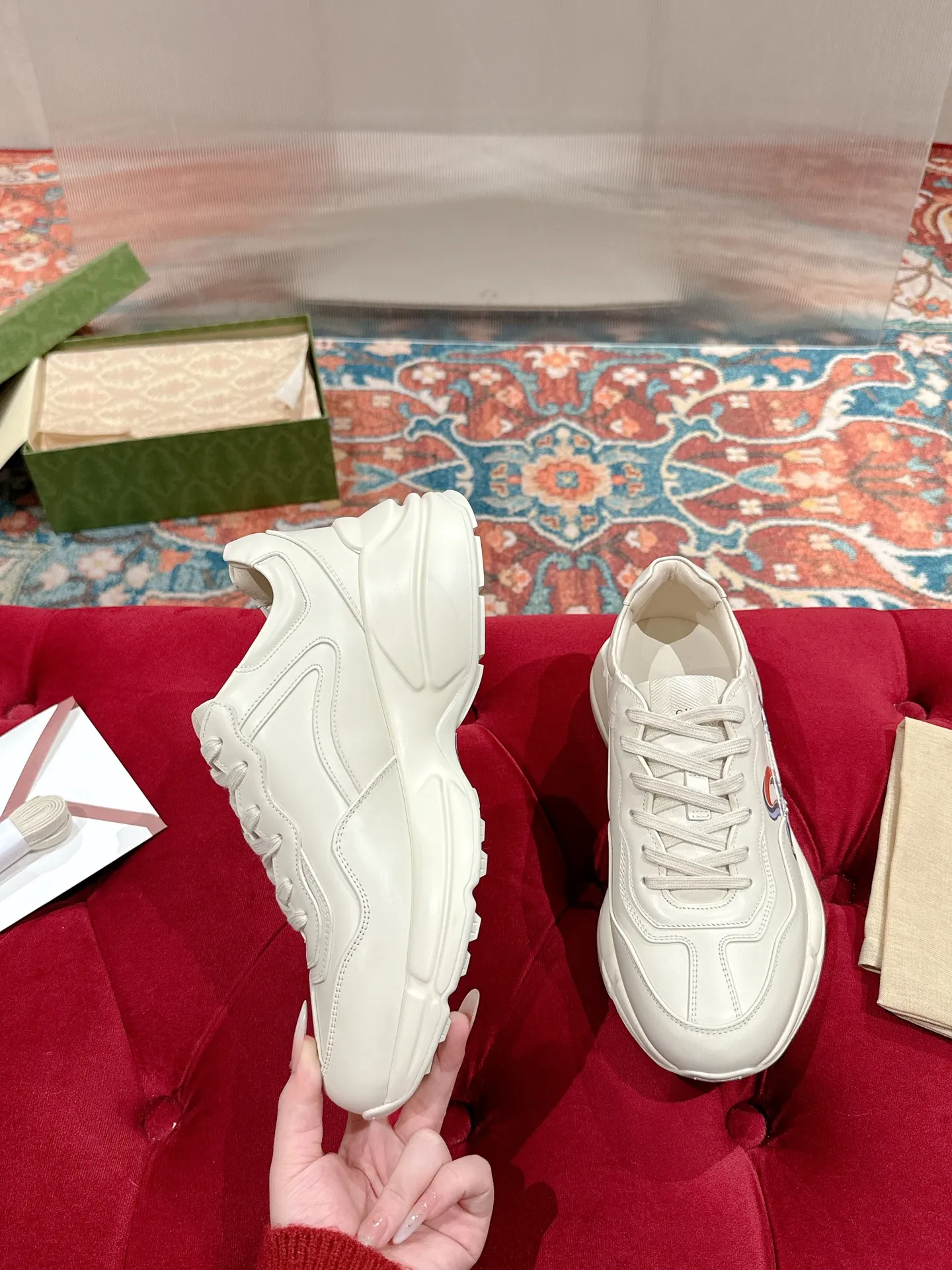 👟👟Ex-factory price 700👟👟 Men's size +10 🇮🇹Italy🇮🇹Gucci GUCCI🇮🇹Dad shoes (purchase level) (original replica) 👑 The original version purchased by Taikoo Hui has been continuously improved and upgraded in details, from the packaging of the shoes - anti-counterfeiting markings - shoe box accessories - fabric optimization - outsole technology - stitching and routing - oil edge technology. We do our best ◼️ Outsole: original plate molding ◼️ Upper: original grade A imported cowhide 🐮 ◼️ lining: original grade A mixed sheepskin 🐑 ◼️ Feet: original grade A mixed sheepskin 🐑 ◼️ Medium and low belt LOGO + original injection molding foot technology + original lasting technology ◼️ Original full set of customized packaging (anti-counterfeiting chip + a cloth bag + GUCCI card envelope + electronic invoice with credit card slip + shoelaces) ◼️ All details of the higher version are consistent with the original version (note the comparison) ◼️ Code number: 35-40 for women and 39-44 for men